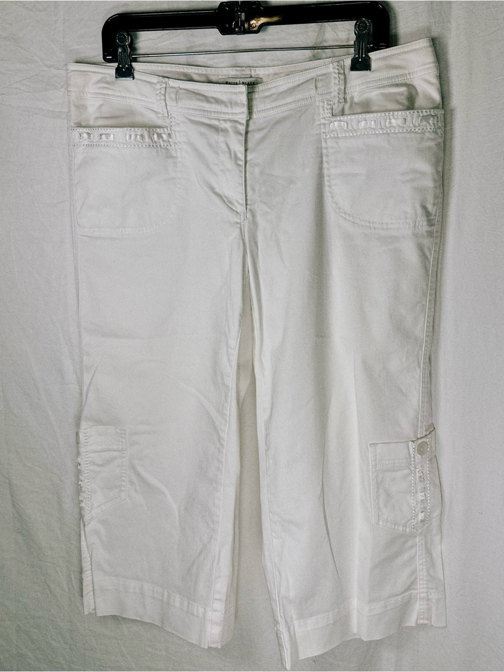 White House Black Market White Cargo Capris Size 10 Cotton Cropped Summer Casual